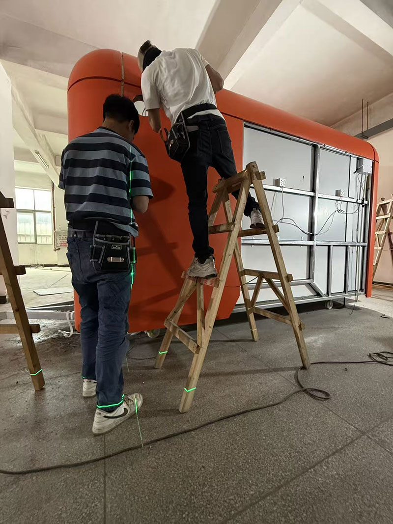 Structural fabrication stage